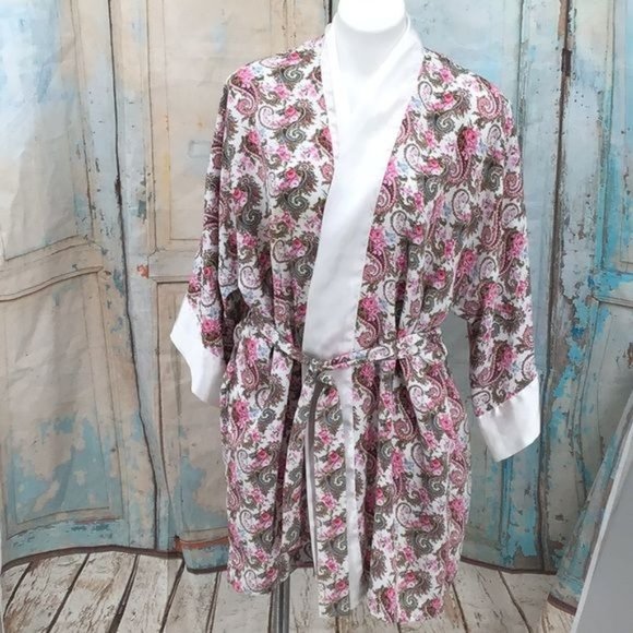 Victoria Secret Womans OS  Vintage Gold Label Robe Cream with Pink Paisley Belte - Picture 1 of 6